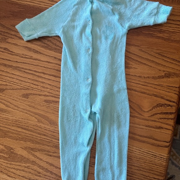 One piece sleeper - Picture 1 of 3